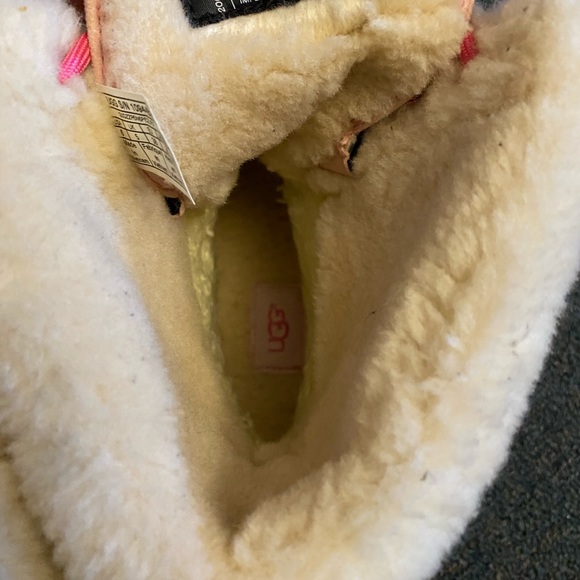 Big girl (UGG) Boots - Picture 4 of 5